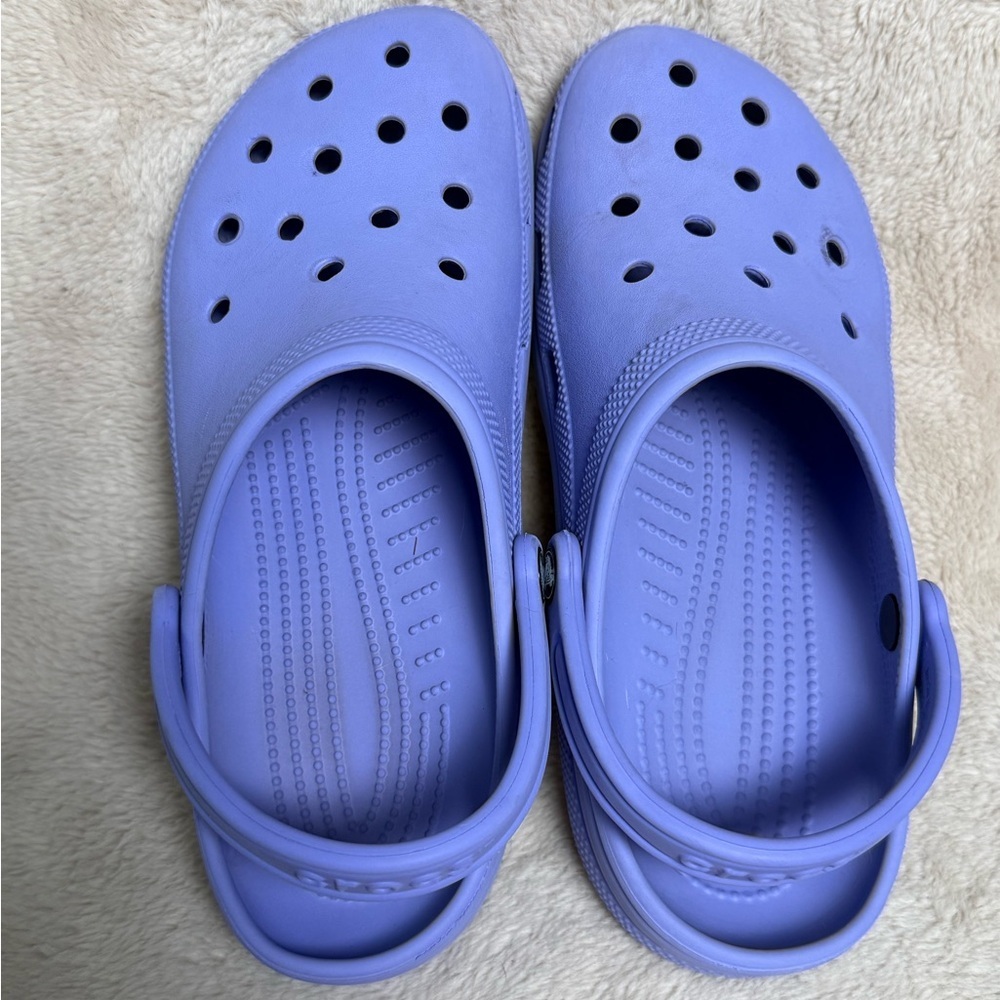 Crocs Classic Clogs GUC Mens Sz 9 Womens Sz 11 Lavender